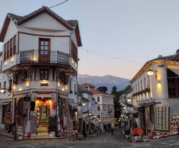 Da Golem o Durazzo: escursione guidata di un giorno a Gjirokastra