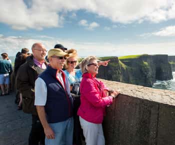 Dublin: Excursão de um dia às Falésias de Moher, Ennis e Castelo de Bunratty