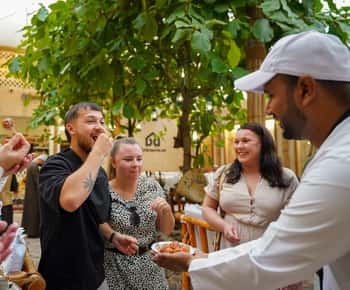 Old Town, Souks, Street Food, Guided Tour & Abra Ride
