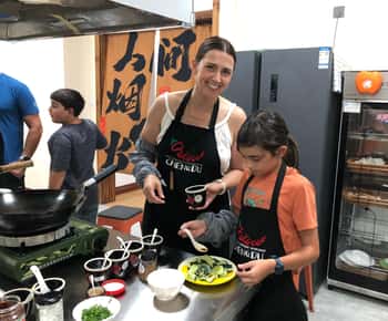Chengdu: Cooking Class with Fresh Market Half Day Experience