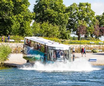 Stockholm: Land und Wasser Tour mit dem Amphibienbus