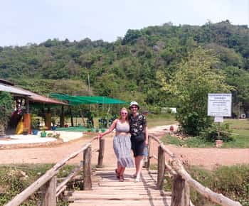 Kampot : Visite d'une ferme de poivre, d'un champ de sel, d'une grotte et d'un lac secret