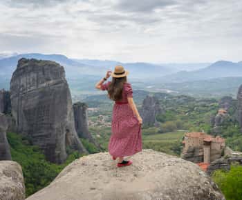 Meteora: Panoramic Morning Small Group Tour with Local Guide