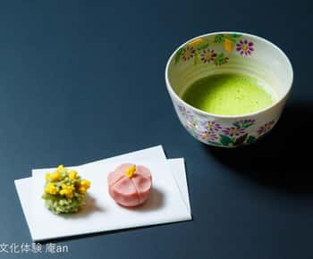 Osaka: Japanese Traditional Sweets Making and Tea Ceremony