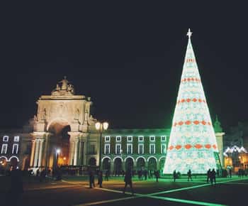 Lisbon: Private Christmas Lights Tour by Eco Tuk Tuk
