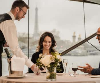 Parijs: 4-gangen dinercruise op de Seine met livemuziek