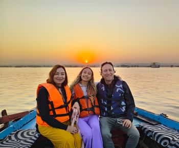 Benarés: Visita turística privada de la ciudad y Crucero por el Ganges (con coche)