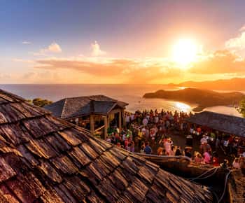 Antigua: Shirley Heights Sunset Party Transfer