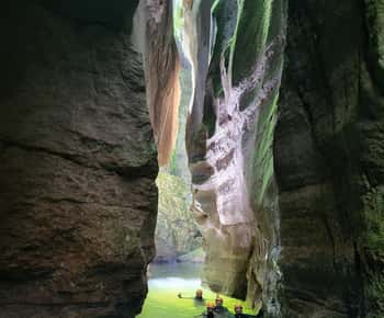 Annecy: Guided Canyoning Trip