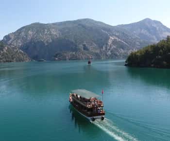 Antalya: Excursión en Barco por el Cañón Verde con Comida y Refrescos