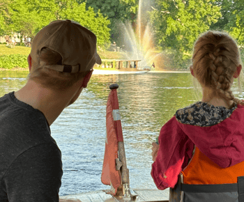 Riga: Canal Boat Tour with Welcome Drink & Audio Guide