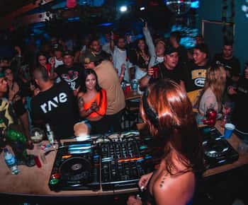 Medellín: One Night in Exclusive Rooftops and Secrets Clubs