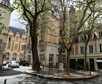 Rondleiding door Saint-Germain: tussen de must-sees en ongewone anekdotes!