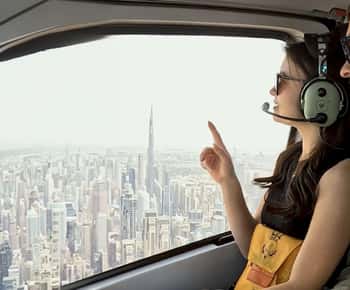 Dubai: Helikoptertur, rundvandring i Gamla stan, Abra & snacks