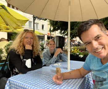 Private Taxi Tour through Berlin Extended & Relaxed ca 6-8h