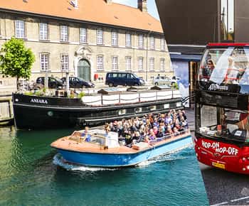 Copenhagen: Hop-On Hop-Off Bus Tour with Boat Tour Option