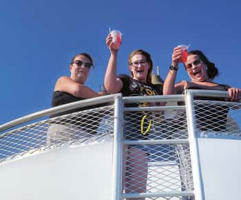 Newport, RI: Evening Cocktail Cruise of Narragansett Bay
