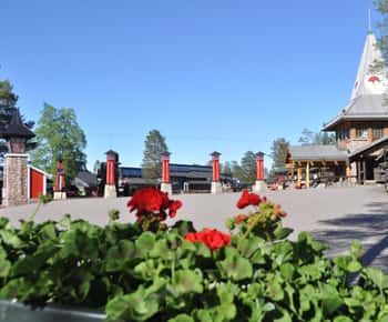 Santa Claus village and Arktikum museum tour in Lapland