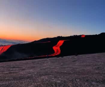 从卡塔尼亚出发的埃特纳火山之旅，乘坐缆车和四驱车至海拔3340米。