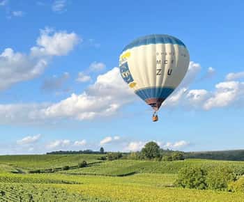 Reims (Pouillon) : Heißluftballonfahrt mit Champagner