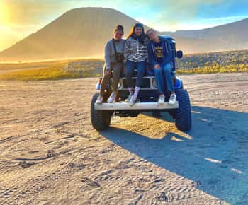 De Malang: Excursão compartilhada ao nascer do sol em Bromo com café da manhã