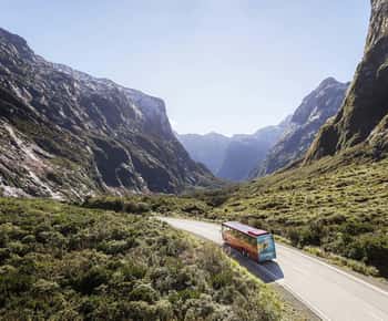 Queenstownista: Milford Soundin linja-auto, risteily, maisemalento