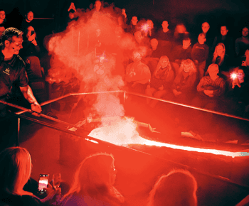 Vik: LAVA SHOW – uppslukande upplevelse, inträdesbiljett