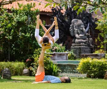 Cours d'acroyoga
