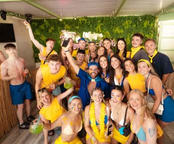 Ios: Pub Crawl with 5 Venues, 5 Shots, and 5 VIP Entrances