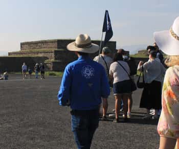 Teotihuacan Pyramids: Guided Tour with Entry Ticket Included
