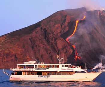 Ab Milazzo: Panarea und Stromboli Bootsfahrt bei Nacht