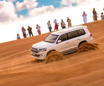 Dubaj: Safari na pustyni z kolacją BBQ i opcjami jazdy quadem