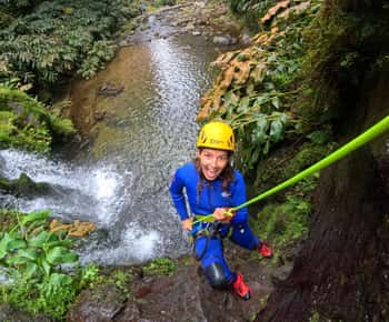Canyoning in Ribeira dos Caldeirões – Abenteuer am versteckten Wasserfall