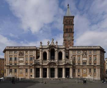 Roma: Santas Iglesias, Escaleras y Basílicas Tour Privado en Coche