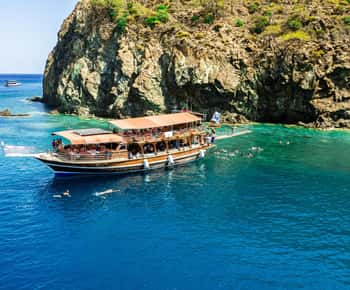 Mushakli gey porno B&W erotik rasmlar