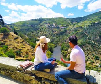 Porto: Visita ao Vale do Douro com provas, passeio de barco e almoço