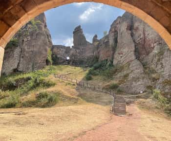 Von Sofia: Belogradchik Festung & Venetsa Höhle 12 Stunden Tour