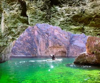 Willow Beach: Tour en kayak por la Cueva Esmeralda - 3 cuevas, medio día