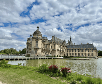 Grote Stallen van Prins de Conde & Paleis Chantilly