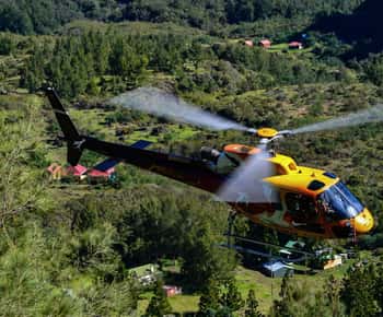 Helicopter flight from St Pierre over Réunion's 3 cirques