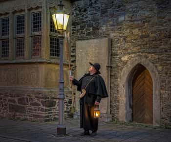 Stralsund: visite nocturne de la vieille ville avec un veilleur de nuit