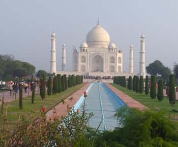 Cochin Agra Same Day Tour with Return Flights and lunch