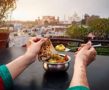 Tuk-Tuk Adventure: Old Agra Markets and Spice Trails