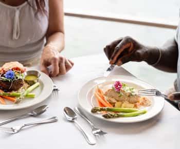 Montréal: 3 oder 5-Gänge Dinner Cruise mit DJ & Tanz