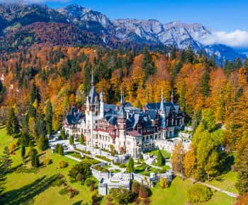 From Bucharest : Day Trip to Peles, Dracula's Castle, Brasov