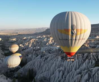 Cappadocia: Volo in mongolfiera all'alba dei camini delle fate