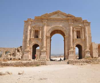From Amman: Private Jerash, Ajloun Castle, and Umm Qais Tour