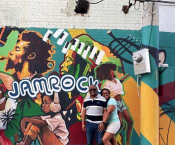 Kingston: Walking Tour with Mural Exploration