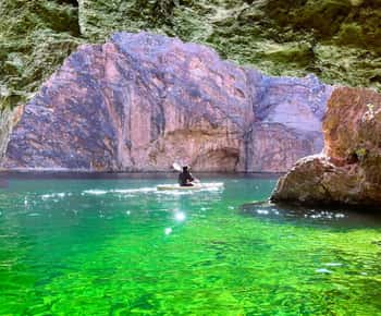 Willow Beach: Emerald Cave Kayak Tour – 3 Caves, Half Day