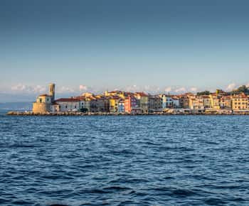 Vanuit Ljubljana: Škocjan UNESCO Grotten en Piran Hele dagtrip